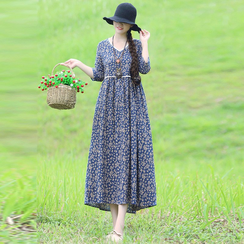 假如你不止51岁，要穿年轻点，棉麻秋裙+裸鞋，美得令人着迷