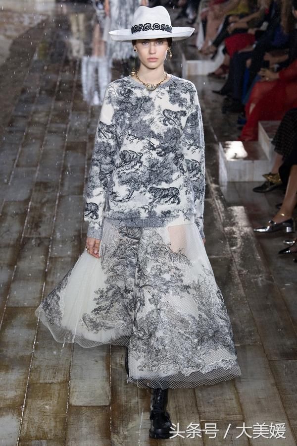 大美媛服饰迪奥2019早春度假系列时装秀
