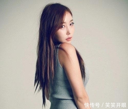 尽显|微胖的牛仔裤美女,尽显曼妙的身姿,背影都那么迷人