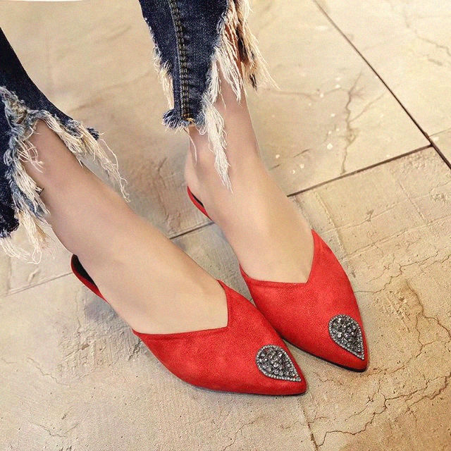 脚踝漂亮的女人，这几款高跟鞋不失时尚感