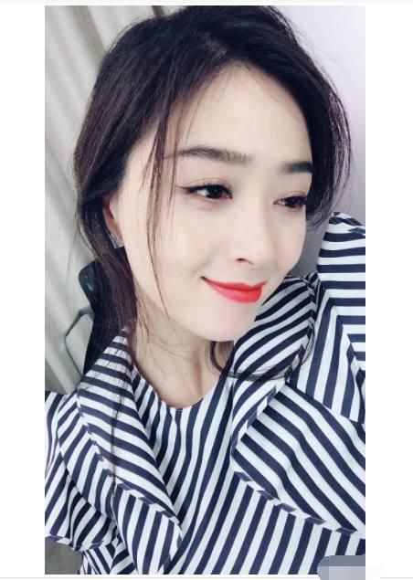 当90斤王丽坤与130斤蒋欣同穿短裤，网友：原来胖也可以很美