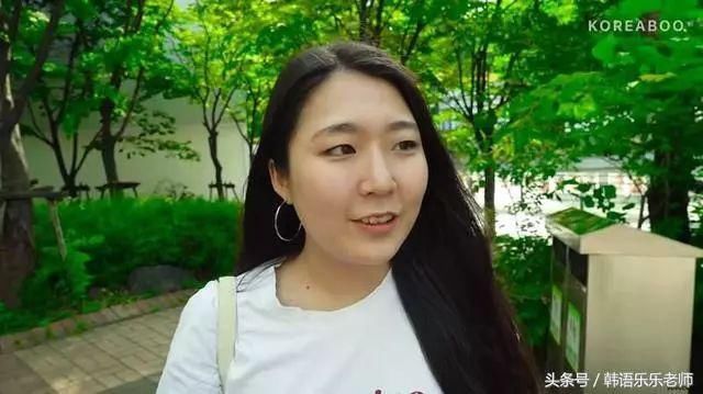 韩国街头要求化妆女生卸妆素颜