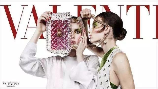 昨天的塑料袋你爱搭不理，今天的塑料袋只有时髦女孩看得起