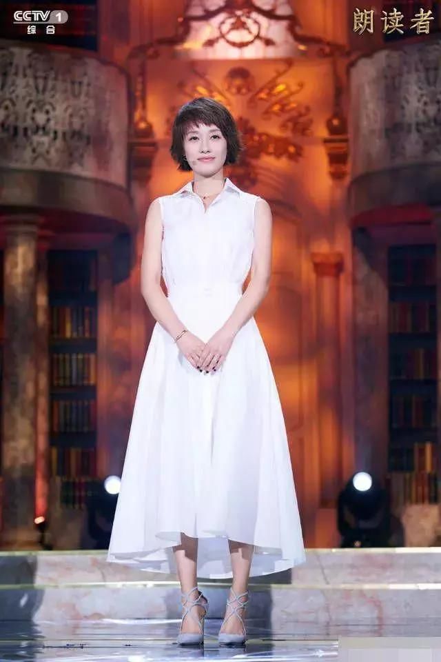 马伊琍和朱茵出席活动，紫霞惹争议，气质差距不止4岁