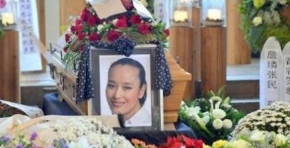 【索宝莉】她24岁因春晚一夜成名,生母为她放弃生命,56岁因癌症在异国离世