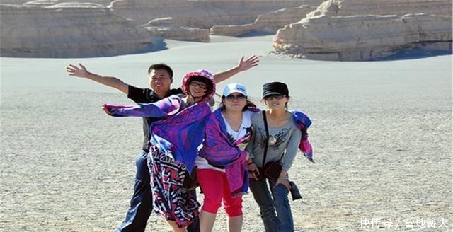 我国仿古最成功的人造景点，门票售价580，但游客仍络绎不绝