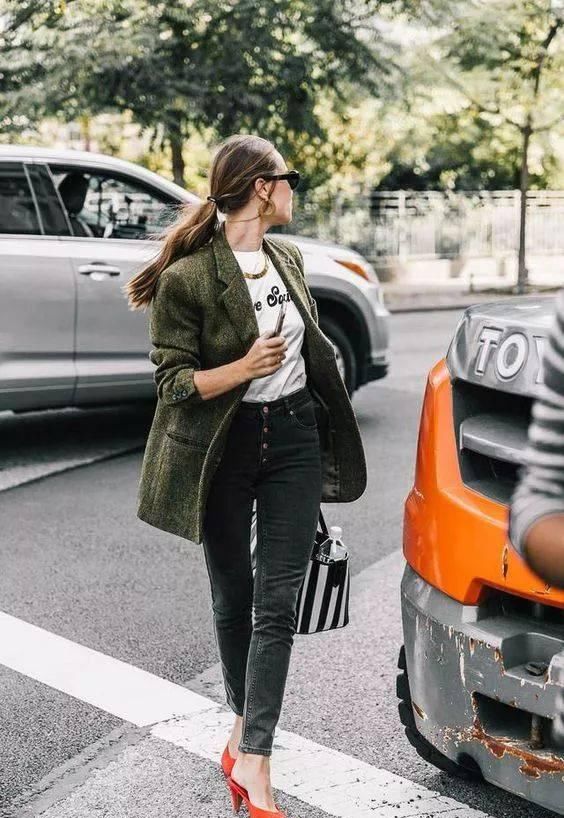 『短袖』【妆衣时尚潮流】现在开始穿西服 短袖了,给你美爆全部初春!!