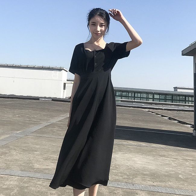 居然有人把“赫本裙”都穿在了身上，也太美了吧，上身高雅美嫩