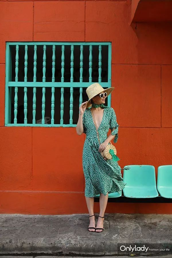 我最喜欢你什么样子?穿连衣裙的样子!