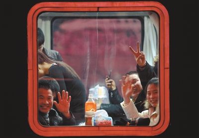 巨变十年间 游子归家路