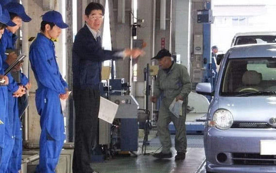 国六实施才16天，“年检”又出新政策，车主：这是逼着我们卖车