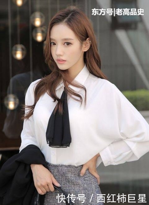  『小姐姐』时尚街拍，小姐姐穿白衬衫甜美清新，清纯唯美让人怦然心动