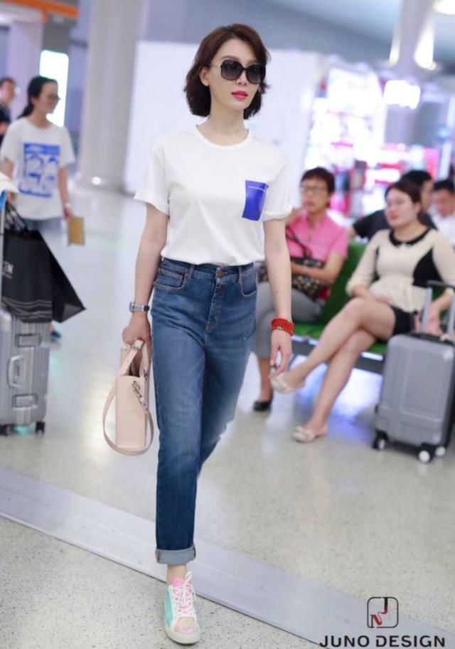41岁陈数现身机场，腿短腰粗现原形，网友：女神你还是穿裙子吧