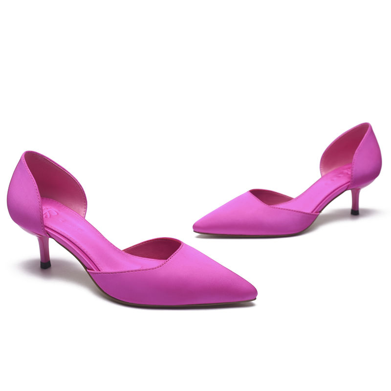 玉足当然配美鞋,几款美鞋显脚又白又嫩,简直美的不要不要的~