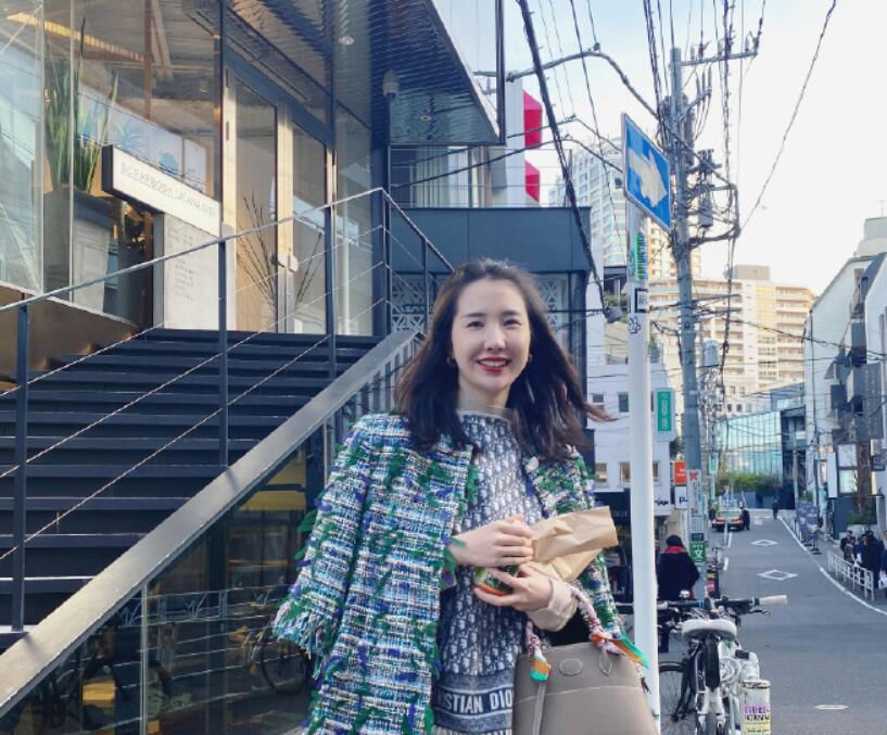  #社交媒体#忽冷忽热的春天,这几款“小外套”,是你不二的出门穿搭选择