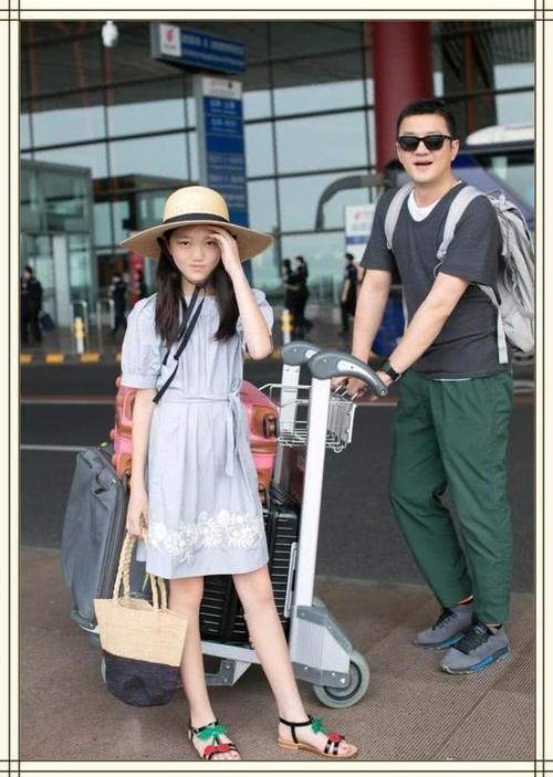 黄多多打扮略土气，李嫣真的继承了王菲，网友：太有个性了