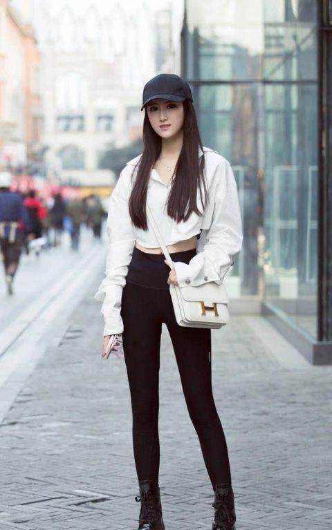  【美女】美女街拍：休闲时尚潮流，小姐姐一身漂亮时装，美得很高级