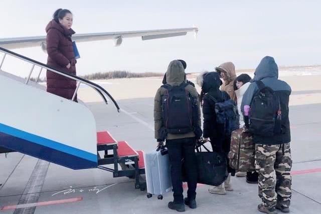 中国最冷的机场之一，零下30度需要步行上飞机，南方游客都傻了