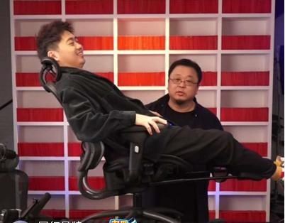  #已全部售罄#老罗直播首秀：开始六分钟人数即超200万，销售额已破亿