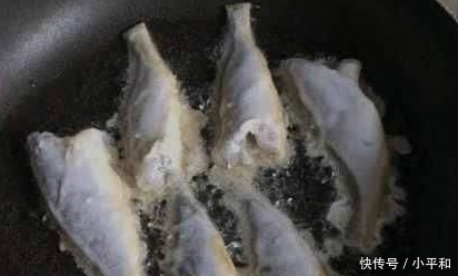  「炖鱼汤的时」无论炖什么鱼，都不要放这两种调料，否则鱼腥味更重