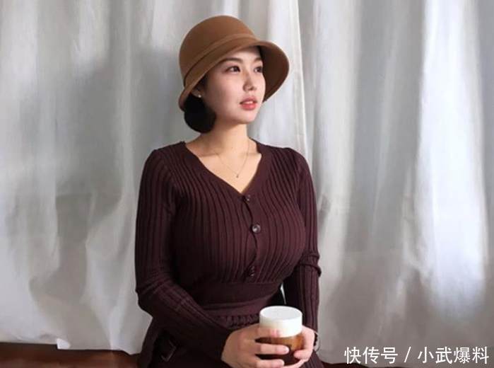 身高1.56米体重120斤, 健身后曲线完美, 网友称: 微胖女神