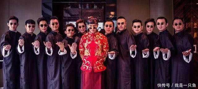 杨颖2岁儿子正面照曝光, 小海绵长相引网友热议: 堪称整容照妖镜