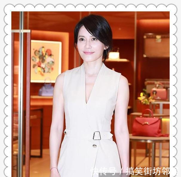 当俞飞鸿和高圆圆同穿深V裙的那一刻，我才知道什么叫气质如兰！