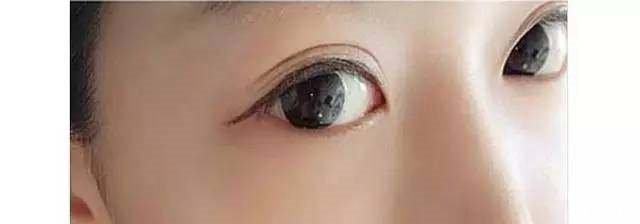 妹子因化妆术走红网络,没想到卸妆后更为惊艳,网友跪求娶回家!