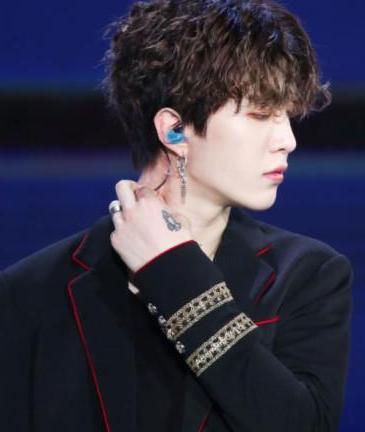 新娱乐圈纪检委上线！怒怼范丞丞滚出娱乐圈，网友：胆真大！