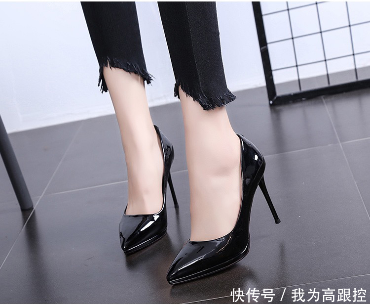 性感针子跟高跟鞋，泡吧女孩最爱的款式