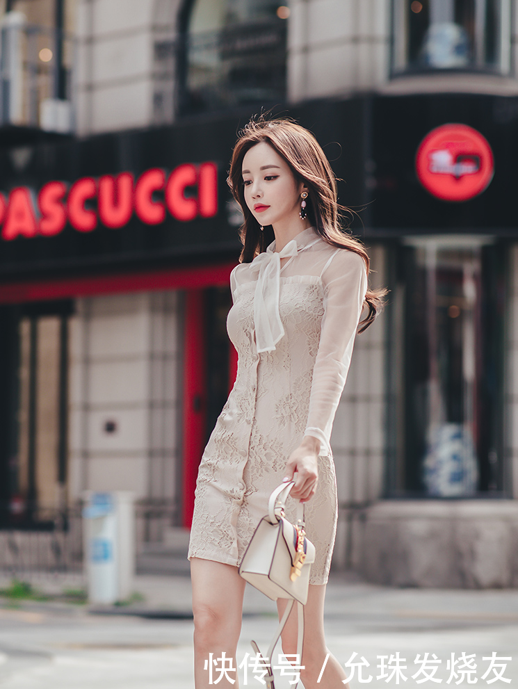 孙允珠塞纳河畔娇美刺绣淑女包臀裙