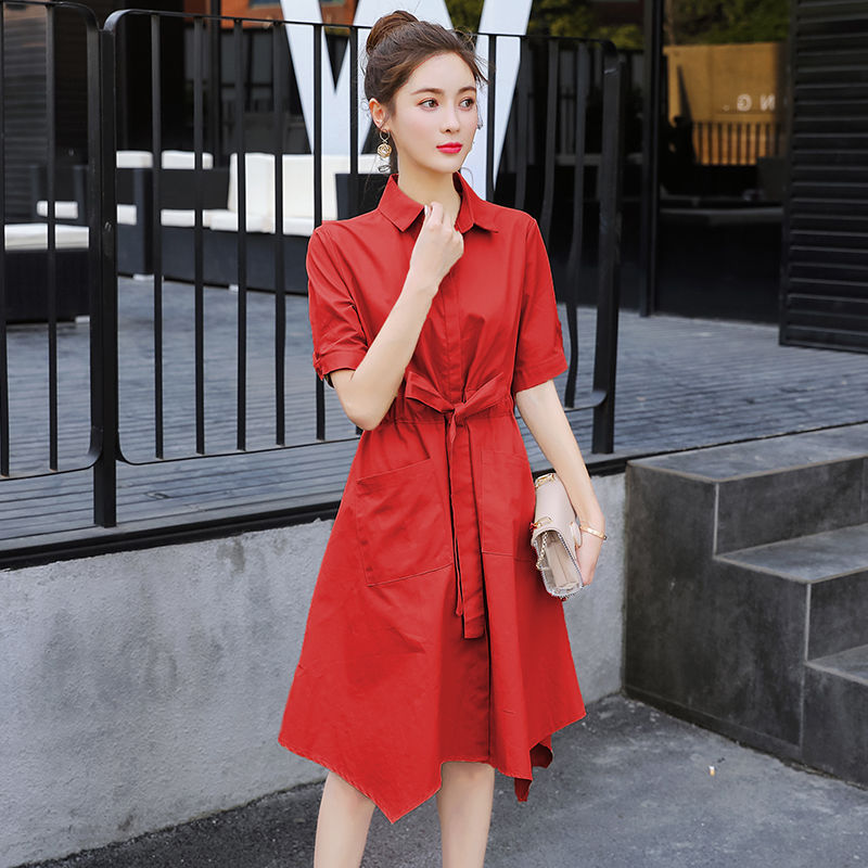 天哪!现在的姑娘太敢穿，衬衣下面不穿裤子，双腿修长身材特曼妙