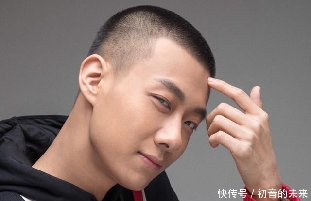 低于■男人低于175cm,适合剪这三款发型!掌握好这个细节,真的很显高