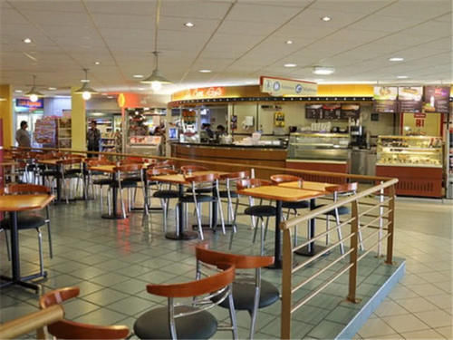  #路面情况#高速服务区停车的“潜规则”，多数车主已经上过当，