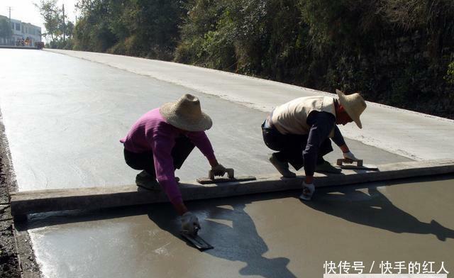 村村通公路成了“村村痛”，到底谁的错？专家的回答让农民很无奈