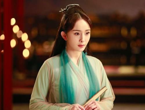 杨幂的“扶摇妆”比白浅好看一万倍，怪不得阮经天对她摸脸杀！