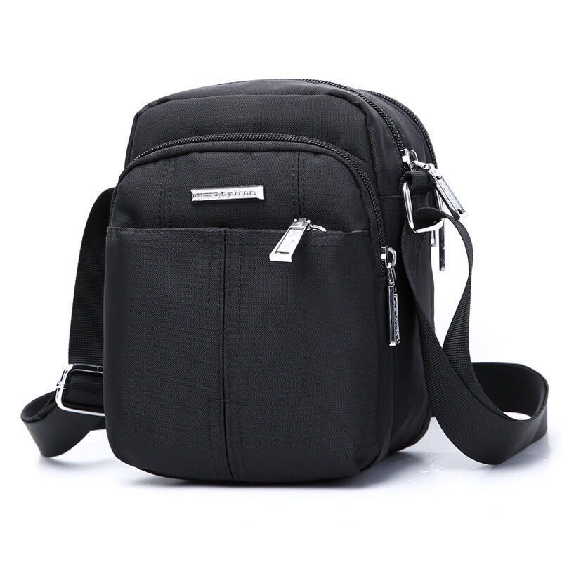 到成都才知道，整条街男女都挂“万向包”，霸气拉风，上街忒拉风