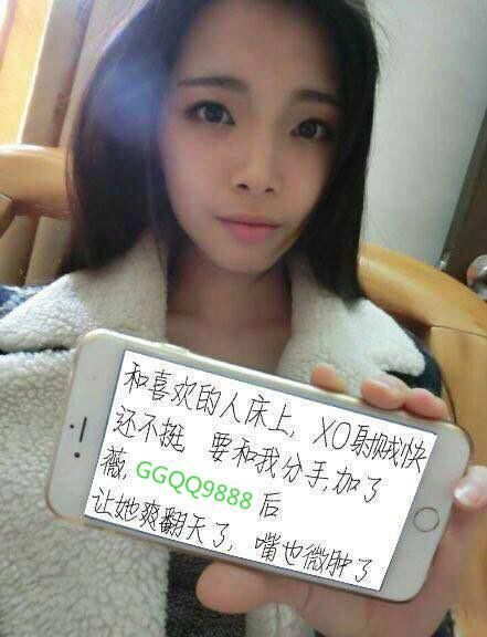 街拍: 长腿美女穿高开叉短裙, 丰腴身材动荡人心