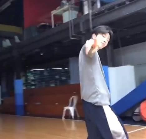 姐姐没事了？范丞丞近期心情变好，知情人透露范冰冰下月平安归来