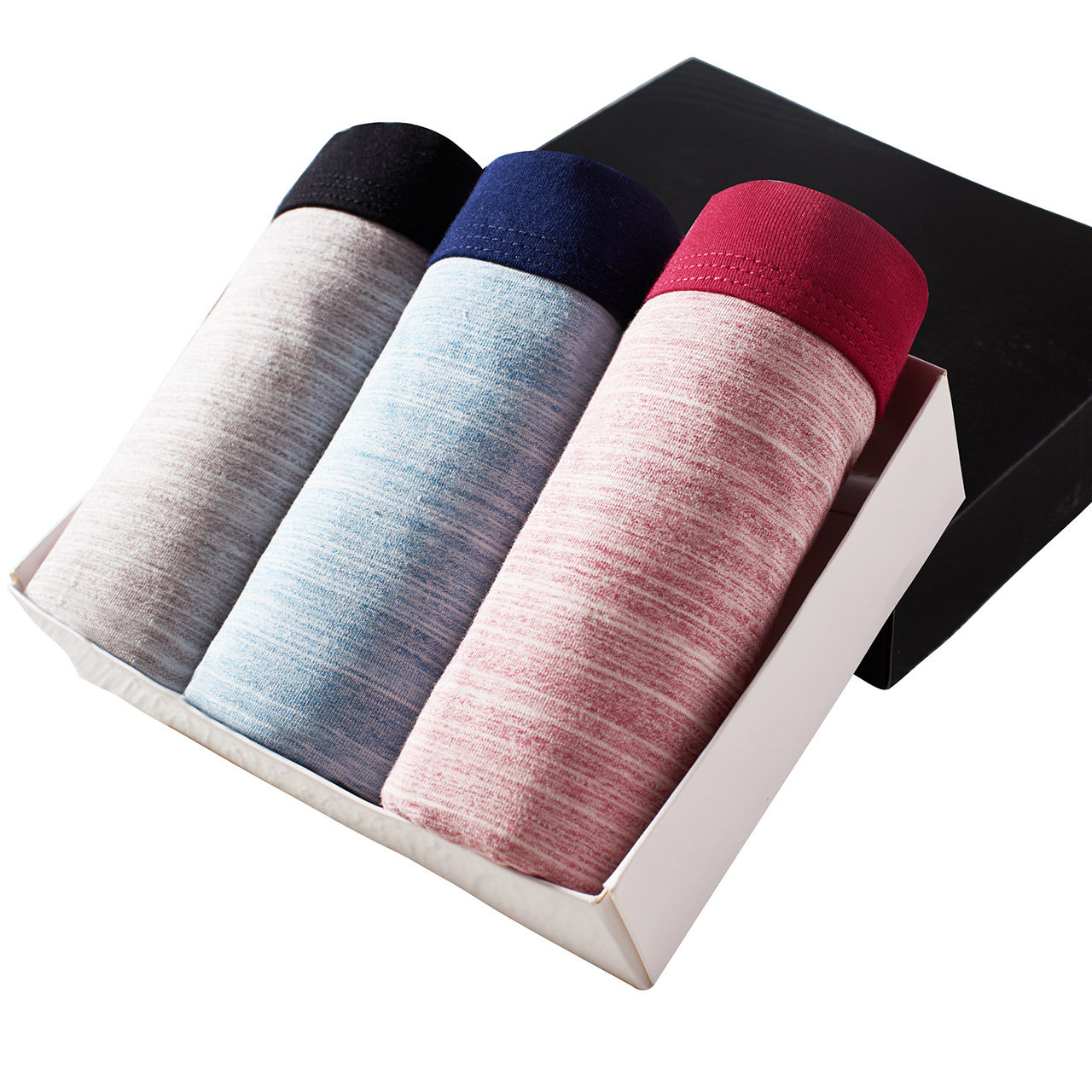 越来越多人不穿传统内内!热憋得要命，学学下图女人，冰爽又迷人