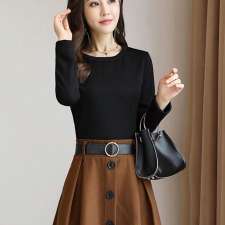 一旦过40，尽量少穿牛仔裤!瞧下图女人穿，洋气美嫩不输小姑娘