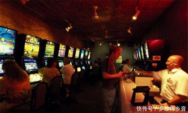 这个小镇，全村人都住在地下，地面竟没人居住！