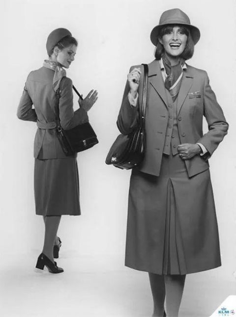 「女式制服」荷航机上“时装大秀”快闪