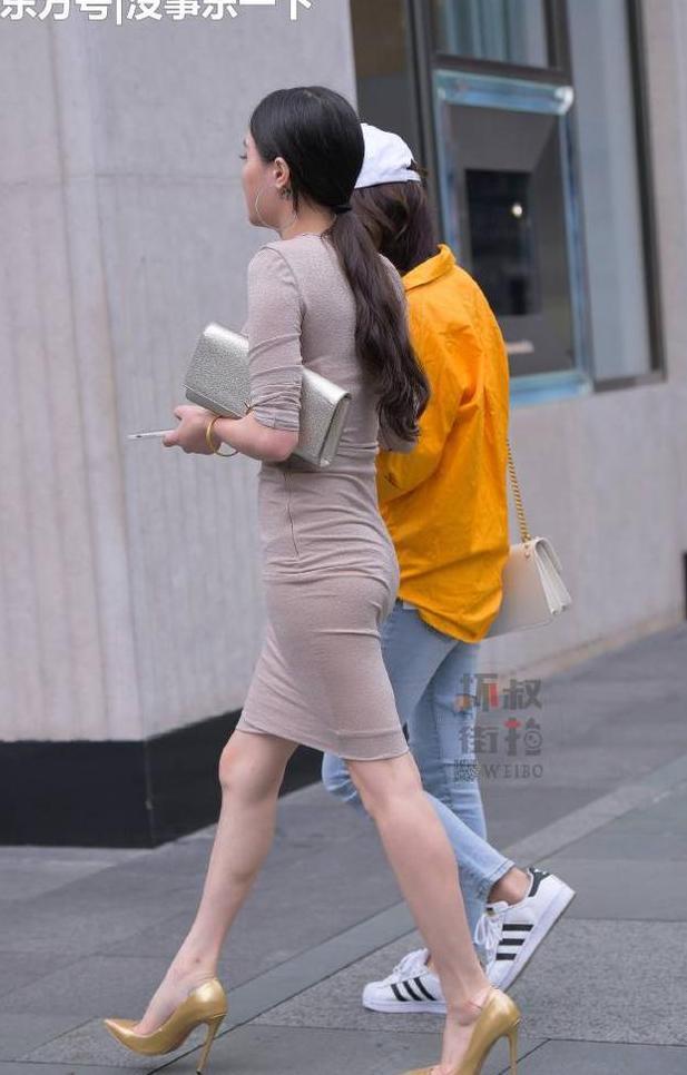 街拍：长的好看，穿的时髦，非常有吸引力！