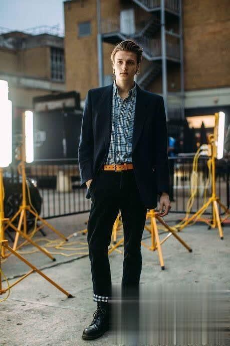  发愁@男生们还在为穿搭发愁？格纹元素穿搭，让你一秒变帅气boy