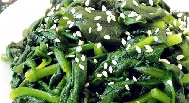  「菜园子」阳台是个宝地，天然“菜园子”，种盆“穿心莲”，能开花还能吃