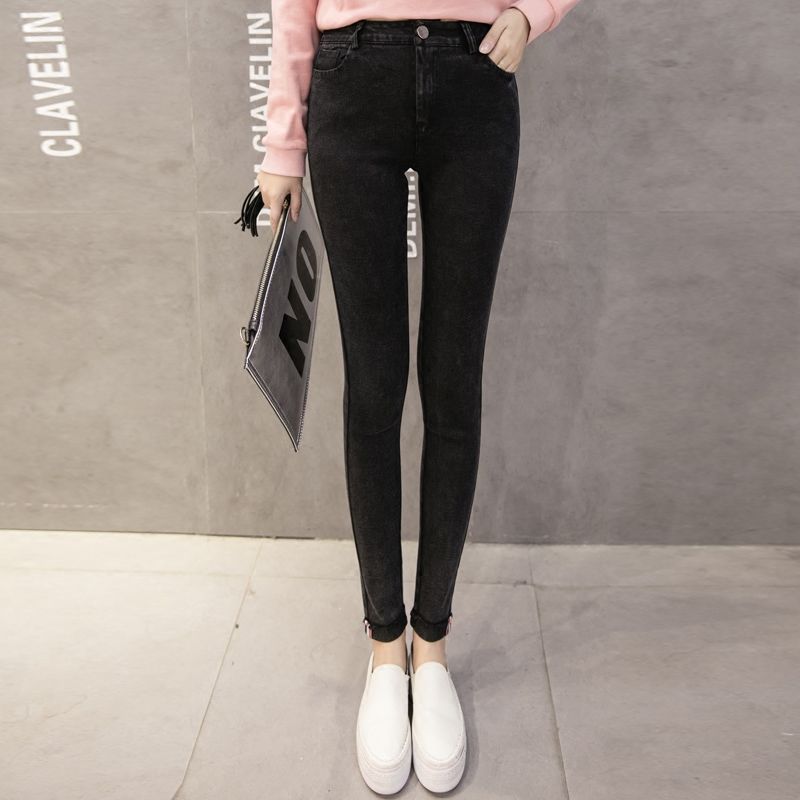 难怪老婆不穿牛仔裤，今秋流行穿打底裤，遮肉显瘦还很洋气