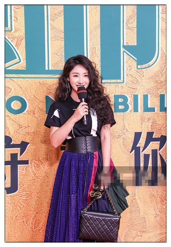 没莫文蔚气质真别烫这种小卷发，像柳岩这样苍老10岁就尴尬了！