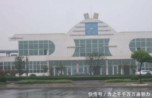  「日均」中国这三个火车站，最冷清，有一个火车站日均接待8名游