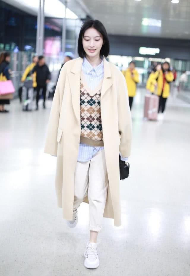  [工作]春天拿下工作、聚会活动、踏春各种各样场所，怎能少了一双时尚潮流好搭的休闲鞋